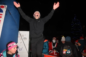 Monistrol-sur-Loire : 1500 pères Noël dans les rues pour la marche gourmande et festive