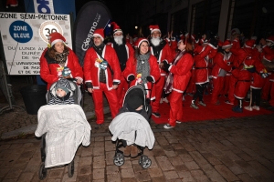 Monistrol-sur-Loire : 1500 pères Noël dans les rues pour la marche gourmande et festive