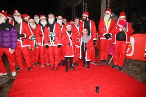 Monistrol-sur-Loire : 1500 pères Noël dans les rues pour la marche gourmande et festive