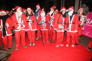 Monistrol-sur-Loire : 1500 pères Noël dans les rues pour la marche gourmande et festive