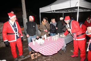 Monistrol-sur-Loire : 1500 pères Noël dans les rues pour la marche gourmande et festive