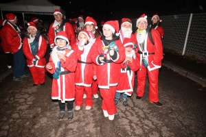 Monistrol-sur-Loire : 1500 pères Noël dans les rues pour la marche gourmande et festive