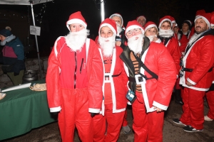 Monistrol-sur-Loire : 1500 pères Noël dans les rues pour la marche gourmande et festive