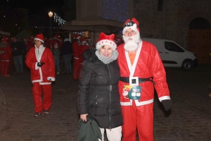 Monistrol-sur-Loire : 1500 pères Noël dans les rues pour la marche gourmande et festive