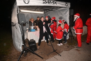 Monistrol-sur-Loire : 1500 pères Noël dans les rues pour la marche gourmande et festive