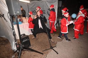 Monistrol-sur-Loire : 1500 pères Noël dans les rues pour la marche gourmande et festive