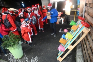 Monistrol-sur-Loire : 1500 pères Noël dans les rues pour la marche gourmande et festive