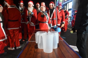 Monistrol-sur-Loire : 1500 pères Noël dans les rues pour la marche gourmande et festive