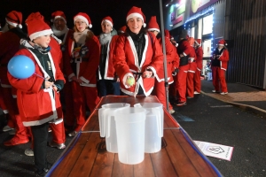 Monistrol-sur-Loire : 1500 pères Noël dans les rues pour la marche gourmande et festive