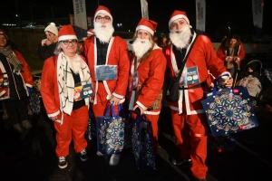 Monistrol-sur-Loire : 1500 pères Noël dans les rues pour la marche gourmande et festive