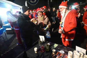 Monistrol-sur-Loire : 1500 pères Noël dans les rues pour la marche gourmande et festive