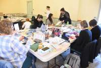 Monistrol-sur-Loire : des passionnées de scrapbooking en atelier