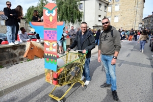 Sainte-Sigolène en liesse pour le défilé des classes en 3