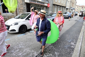 Sainte-Sigolène en liesse pour le défilé des classes en 3