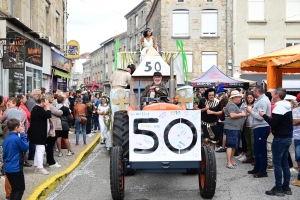 Sainte-Sigolène en liesse pour le défilé des classes en 3