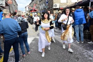 Sainte-Sigolène en liesse pour le défilé des classes en 3