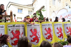 Sainte-Sigolène en liesse pour le défilé des classes en 3