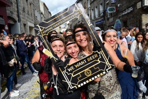 Sainte-Sigolène en liesse pour le défilé des classes en 3