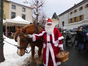 Saint-Pal-de-Chalencon : le marché de Noël s&#039;installe dans le village dimanche