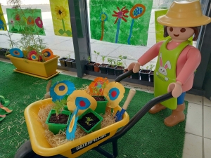 Yssingeaux : l&#039;école maternelle Jeant-de-la-Fontaine participe au projet des écoles fleuries