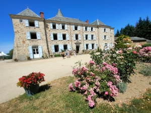 Yssingeaux : le propriétaire du château de Lavée joue les guides de son domaine