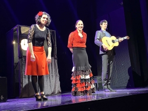 Les écoliers de Grazac découvrent le flamenco au théâtre d’Yssingeaux