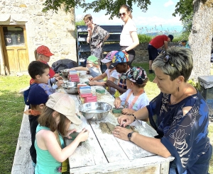 Les écoliers de Grazac partent à la découverte des roches et des minéraux