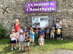 Les écoliers de Grazac partent à la découverte des roches et des minéraux