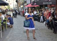 Le Puy-en-Velay : Catwalk sur la rue Vibert pour le défilé de Luni