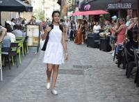 Le Puy-en-Velay : Catwalk sur la rue Vibert pour le défilé de Luni