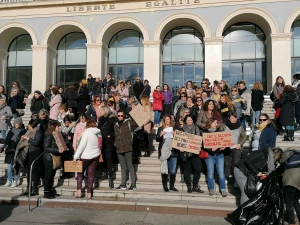 Bas-en-Basset : les salariées du multi-accueil l&#039;Envol participent aussi à la grève &quot;Pas de bébés à la consigne&quot;