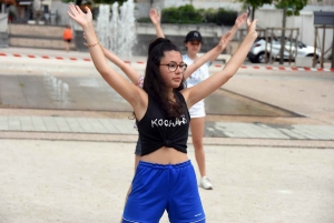 Yssingeaux : faute de gala, les danseuses réalisent un flashmob (vidéo)