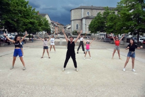 Yssingeaux : faute de gala, les danseuses réalisent un flashmob (vidéo)