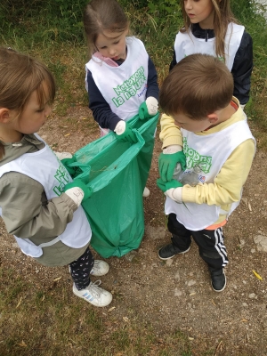 Bas-en-Basset : opération &quot;Nettoyons la nature&quot; à l&#039;école Louise-Michel