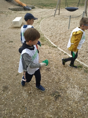 Bas-en-Basset : opération &quot;Nettoyons la nature&quot; à l&#039;école Louise-Michel