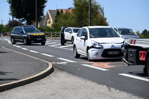 Yssingeaux : une voiture freine, la deuxième aussi, la troisième percute