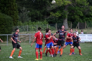 Foot, CDF : Dunières ne fait qu&#039;une bouchée de Saint-Jeures