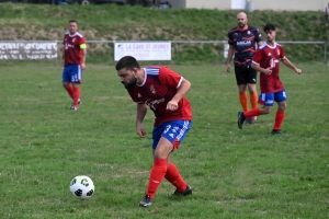 Foot, CDF : Dunières ne fait qu&#039;une bouchée de Saint-Jeures