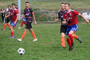 Foot, CDF : Dunières ne fait qu&#039;une bouchée de Saint-Jeures