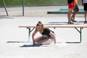 Dunières : les jeunes nés en 2000 remportent les jeux inter-classes