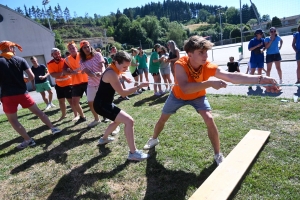 Dunières : les jeunes nés en 2000 remportent les jeux inter-classes