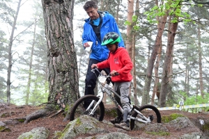 Saint-Maurice-de-Lignon : un show mouillé sur la compétition de VTT trial