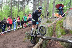 Saint-Maurice-de-Lignon : un show mouillé sur la compétition de VTT trial