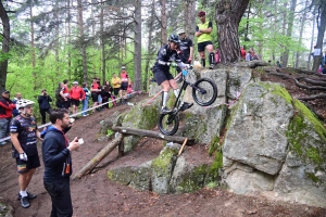 Saint-Maurice-de-Lignon : un show mouillé sur la compétition de VTT trial