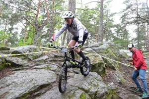 Saint-Maurice-de-Lignon : un show mouillé sur la compétition de VTT trial