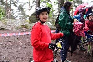 Saint-Maurice-de-Lignon : un show mouillé sur la compétition de VTT trial