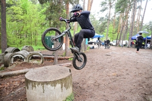 Saint-Maurice-de-Lignon : un show mouillé sur la compétition de VTT trial