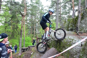 Saint-Maurice-de-Lignon : un show mouillé sur la compétition de VTT trial