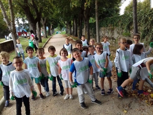 Monistrol-sur-Loire : les écoliers de Notre-Dame-du-Château ramassent les déchets