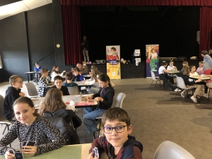 Une équipe d&#039;écoliers du Pertuis championne d&#039;Auvergne de bridge